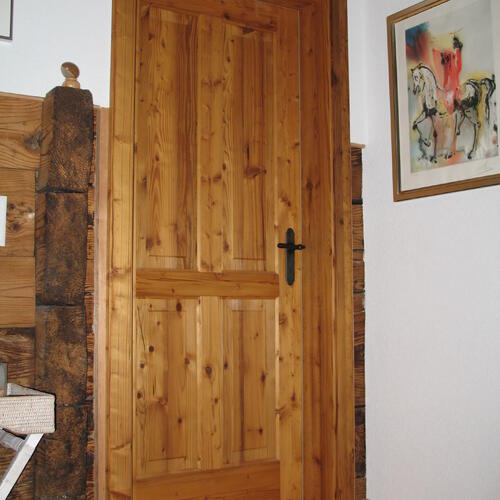 innentuere-aus-holz-buchs-holz+baustoffag-bild1.jpg